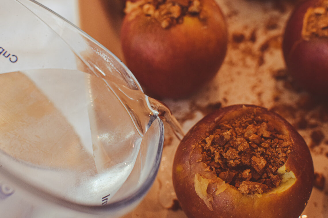Best Delicious Baked Apples Recipe - A Quaint Life