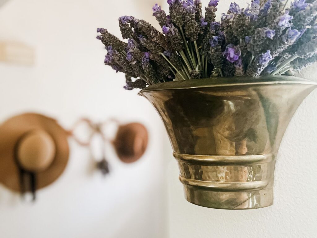 10 Ways to Live the Simple Farmhouse Life - A Quaint Life